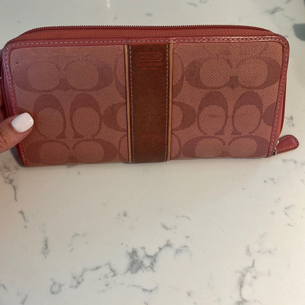 Vintage Classic Coach Signature Pink Zipper Wallet